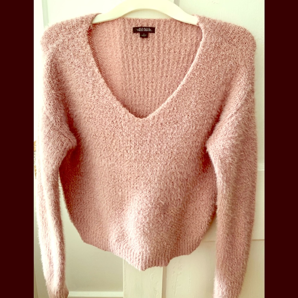 Pale pink cropped v neck sweater